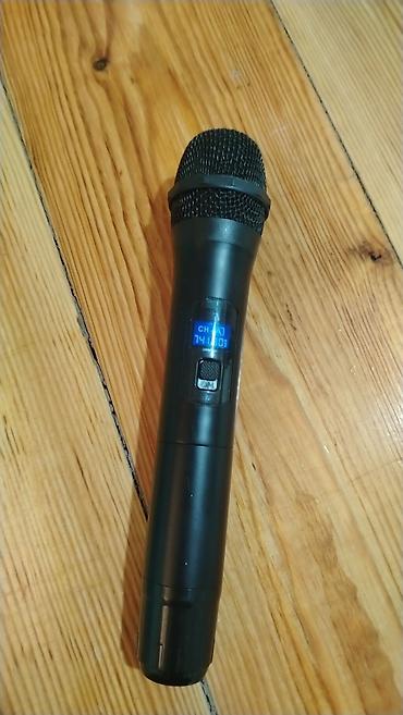 ses mikseri: Simsiz mikrofon sistemi – UHF diapazonu. Komplekt: - UHF simsiz əl — 3