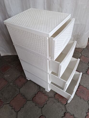 цена карниза для штор: Кийим үчүн комод, Колдонулган, Күзгүсүз, Желим, түсү - Ак, Өзү алып кетүү, Акысыз жеткирүү, Акылуу жеткирүү