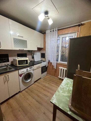 Продажа квартир: 3 комнаты, 58 м², 104 серия, 2 этаж, Косметический ремонт