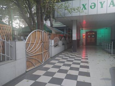 Restoran, kafelər: Qaraev metrosuna yaxın yerləşən ümumi sahəsim olan,10 otağlı — 21