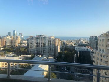 Uzunmüddətli kirayə mənzillər: Geniş, panoramalı mənzil – şəhər və dəniz mənzərəli - Böyük, işıqlı — 5