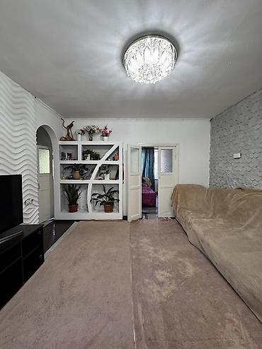 Продажа коттеджей и домов: ✨Продаётся дом в с. Сокулук✨ 🏡Характеристики: • Участок - 15 соток • — 8