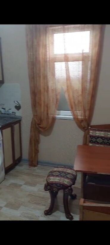 Uzunmüddətli kirayə evlər: 40 kv. m, 1 otaqlı, Telefon, Su, Kanalizasiya — 18