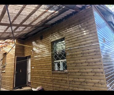 продается домов: Полдома, 50 м², 4 комнаты, Агентство недвижимости, Косметический ремонт
