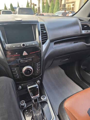 купить авто с кореи бу: Ssangyong : 2018 г., 1.6 л, Автомат, Бензин, Кроссовер