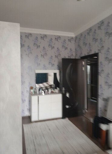 Uzunmüddətli kirayə mənzillər: Tam mebelli 2 otaqlı mənzil interyeri - Yataq otağı: Böyük — 1