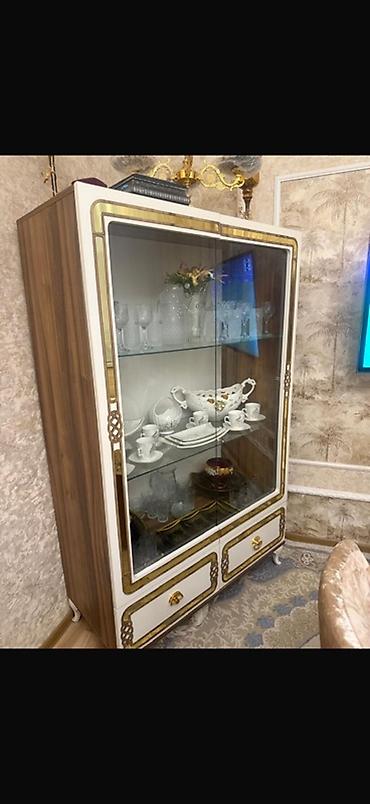 Dolab vitrinləri: Şüşəli dolab vitrini, Yeni, Ünvandan götürmə — 1
