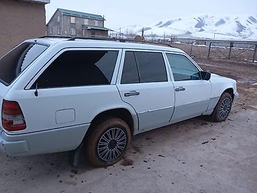 Mercedes-Benz: Mercedes-Benz W124: 1992 г., 2 л, Механика, Бензин, Универсал — 7