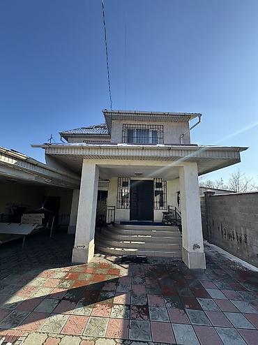Продажа коттеджей и домов: Продаю частный двухэтажный дом в районе Кудайбергена! Площадь участка — 1