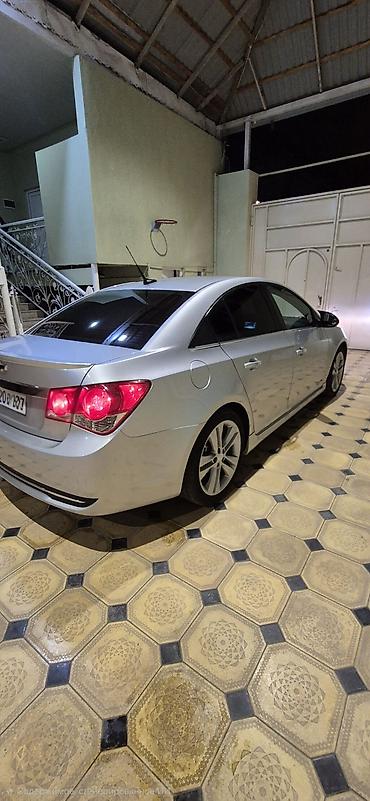 chevrolet cruz disk: Chevrolet Cruze sedan – gümüşü rəng. Xüsusiyyətlər və detallar: - — 4
