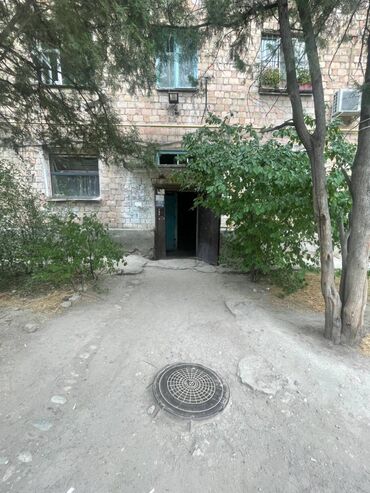 срочно продаётся 1 комнатная квартира в районе ошского рынка по улице кенсуйская: Продается 1 комнатная квартира гостиничного типа Район парк Ата Турк