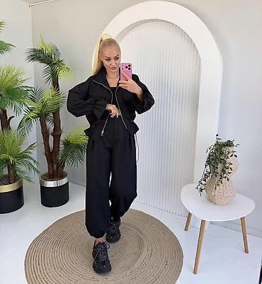 Kompleti: Zenski komplet – jakna i pantalone
S M L Xl
3700din — 8