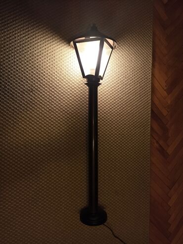 Baštenska rasveta: Mali lampion za dvorište. Visina 1m. Bez oštećenja. Moguće je slanje na lalafo.rs — 9 Baštenska rasveta: Mali lampion za dvorište. Visina 1m. Bez oštećenja. Moguće je slanje — 9