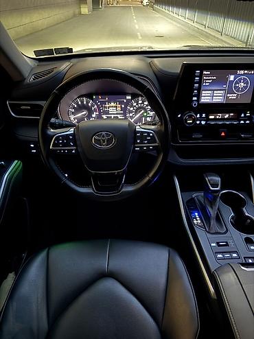 low ll: Toyota Highlander: 2021 г., 3.5 л, Автомат, Бензин, Внедорожник — 4
