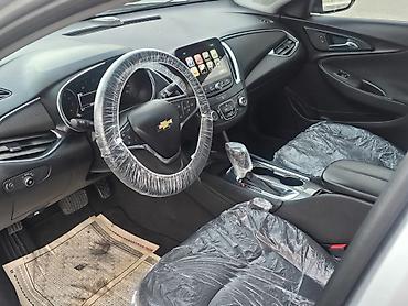 opel universal: Chevrolet Malibu – gümüş rəngli biznes-sedanı - Kuzov: 4 qapılı — 6