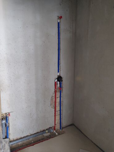 Монтаж и замена сантехники: Монтаж и замена сантехники Больше 6 лет опыта — 11