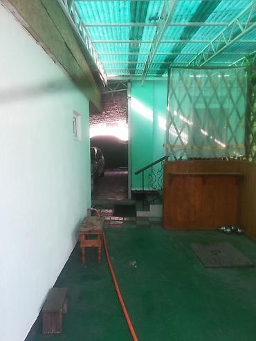 Навесы: Продаётся дом в хорошем состоянии - Участок с плодовыми деревьями и — 3