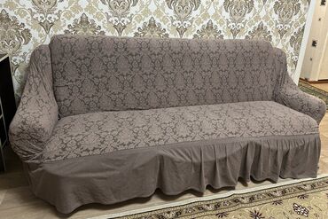 чехол на диван с креслами: Диван-кровать, цвет - Бежевый, Б/у