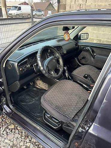 Volkswagen: Volkswagen Vento: 1993 г., 1.8 л, Механика, Седан — 2