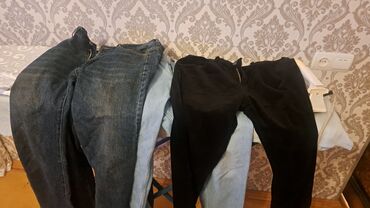 Şortlar: 3 cüt şalvar dəsti 31.32 razmer - Modellər: 2 cüt cins şalvar (tünd