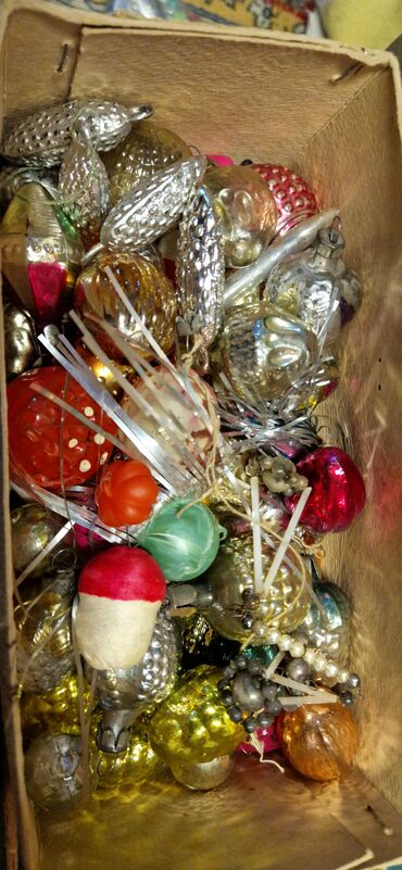 Yeni il oyuncaqları və bəzəkləri: Елочные игрушки стеклянные ссср и гдр маленкие по 2аз круглые по 3аз — 7
