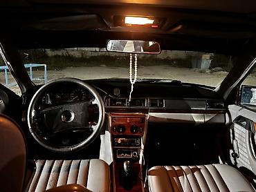 Продажа авто: Mercedes-Benz W124: 1992 г., 2 л, Механика, Газ, Седан — 6