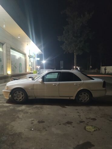 Mercedes-Benz: Mercedes-Benz C 250: 2.5 l | 1997 il Sedan — 2