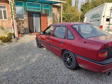 замки авто: Opel Vectra: 1991 г., 1.6 л, Механика, Бензин, Седан