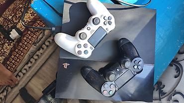 ош телевизор: PlayStation 4 (толстая версия) с комплектом аксессуаров и дисков. В — 4