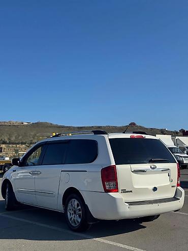 karavan satışı qiymeti: Kia Carnival: 2.2 l | 2011 il Van/Minivan — 2