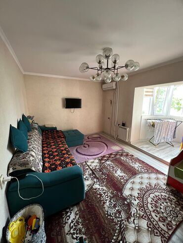 продаю квартиру 10 микрорайон: 1 комната, 39 м², Индивидуалка, 2 этаж, Евроремонт