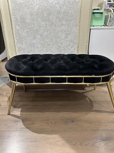 pemo luks: Qara məxməri ottoman/skatamka - Dizayn: Oval formalı, kapitone — 1