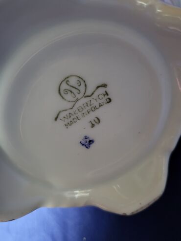 Čajnici: Bokal nov Walbrych Maria Theresa Poljska iz 60-ih. Bokal je — 12