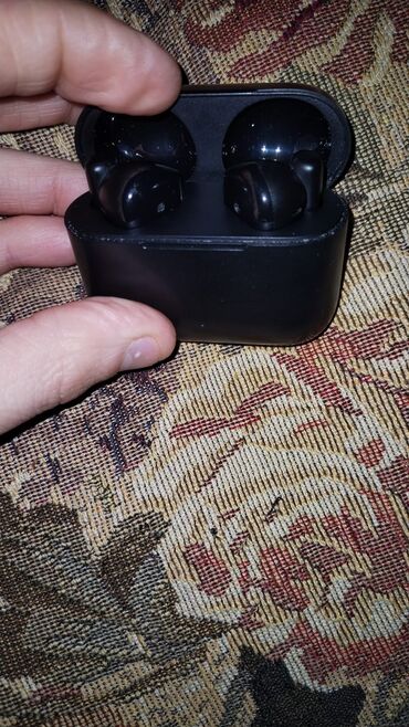 honor earbuds: ❇️Nawnik satilir. madeli Honor earbuds x.1aydi alnıb. Sensordu 2gun