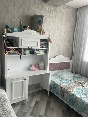şəkillər profil üçün: Embavuddan yazı masası ilə dəst şəkildə alınıb dəst şəkildədə
