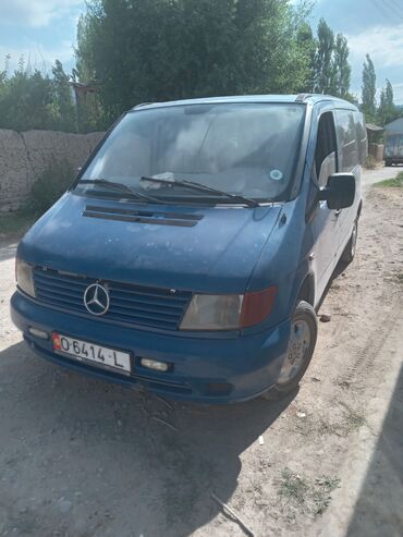 элекро машины: Минивэн Mercedes-Benz Vito синего цвета, модель W638. Автомобиль