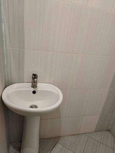 Uzunmüddətli kirayə mənzillər: Nərimanov rayonu, Nərimanov metrosu, Təhsil Nazirliyi arxasında, 3 — 8