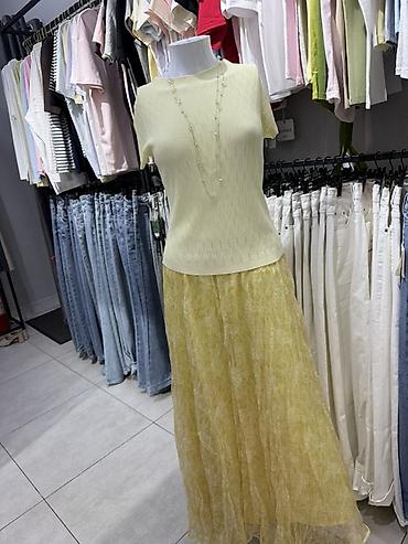 лейлек маркет: Продаю готовый бизнес в тц Караван . 1 этаж бутик в аренде, в месяц — 1