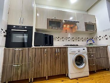 saç moyka: İşlənmiş mətbəx mebeli- vəziyyəti ortadır. Mebel, qaz plitəsi — 1
