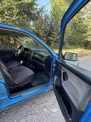 авто до 6000 долларов: Volkswagen Vento: 1993 г., 2 л, Механика, Бензин, Седан — 6