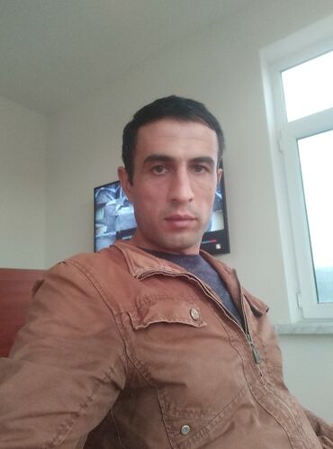 6753 elan | İŞ: Salam adım Ruslan Bakıda bağ evində muhavizə işi axtarıram. 6 il