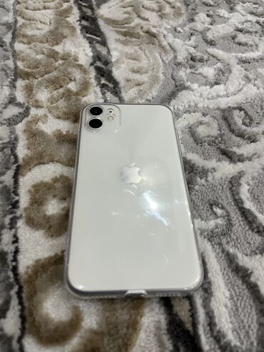 Apple iPhone: IPhone 11, Б/у, 64 ГБ, Белый, Защитное стекло, Чехол, 73 %