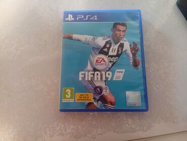 Fifa 19 təp təzə 1-2 dəfə işlənib qutusu təzədir bomba kimidi ciddi