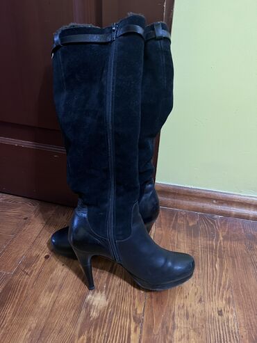 сапоги зимние на каблуках: Сапоги, 37, цвет - Черный
