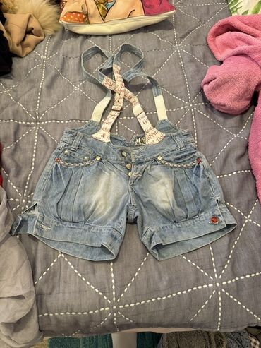 sort: Cins kombinezon şort ölçü s,m - Material: mavi denim (cins) - Model