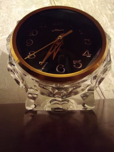 Часы для дома: Продаю СССР рабочие часы "Маяк" в идеальном состоянии. Механизм