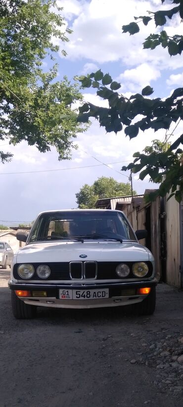 BMW: Продаю BMW 528. 1982 год. Двигатель М30. Машина ухоженная в Отличном