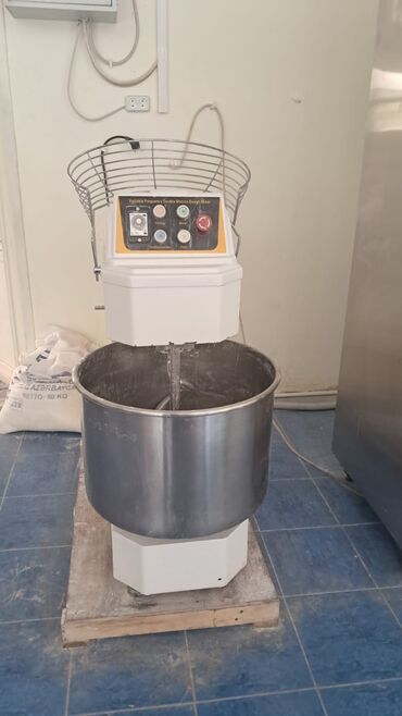 Digər restoran, kafe avadanlığı: Çörəkxana avadanlıqları paketi Tərkib: - Konveksiya tipli elektrik — 3