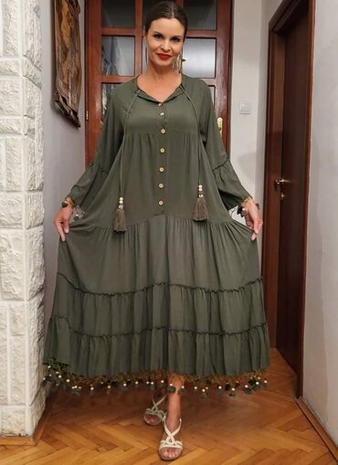 Haljine: Obim grudi 128cm
Duzina 135
Viskoza 100%
5100 din na lalafo.rs — 8 Haljine: Obim grudi 128cm
Duzina 135
Viskoza 100%
5100 din — 8