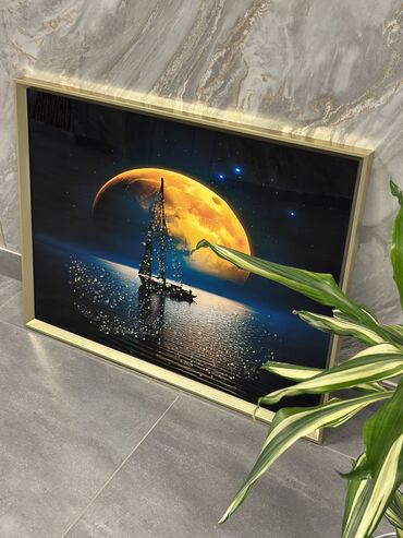 Şəkillər, tablolar: Üzəri epoksid boya ilə örtülmüş, canlı və parlaq görünüşə sahib olan — 20